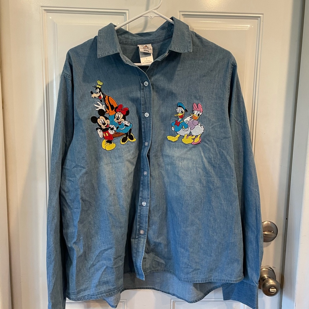 Super rare NWT Disney Chambray shirt.